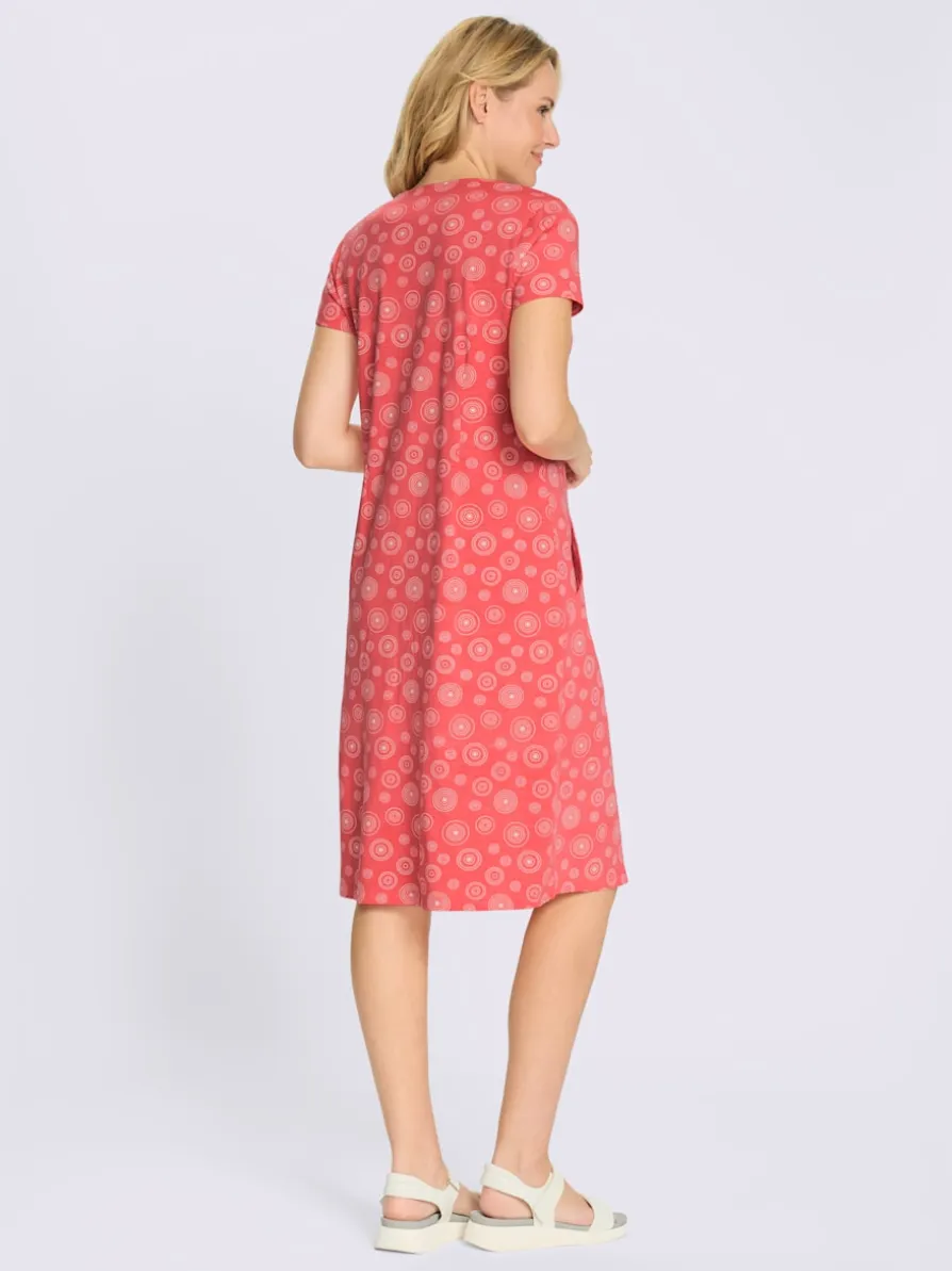 Robe en jersey coutures décoratives affinantes