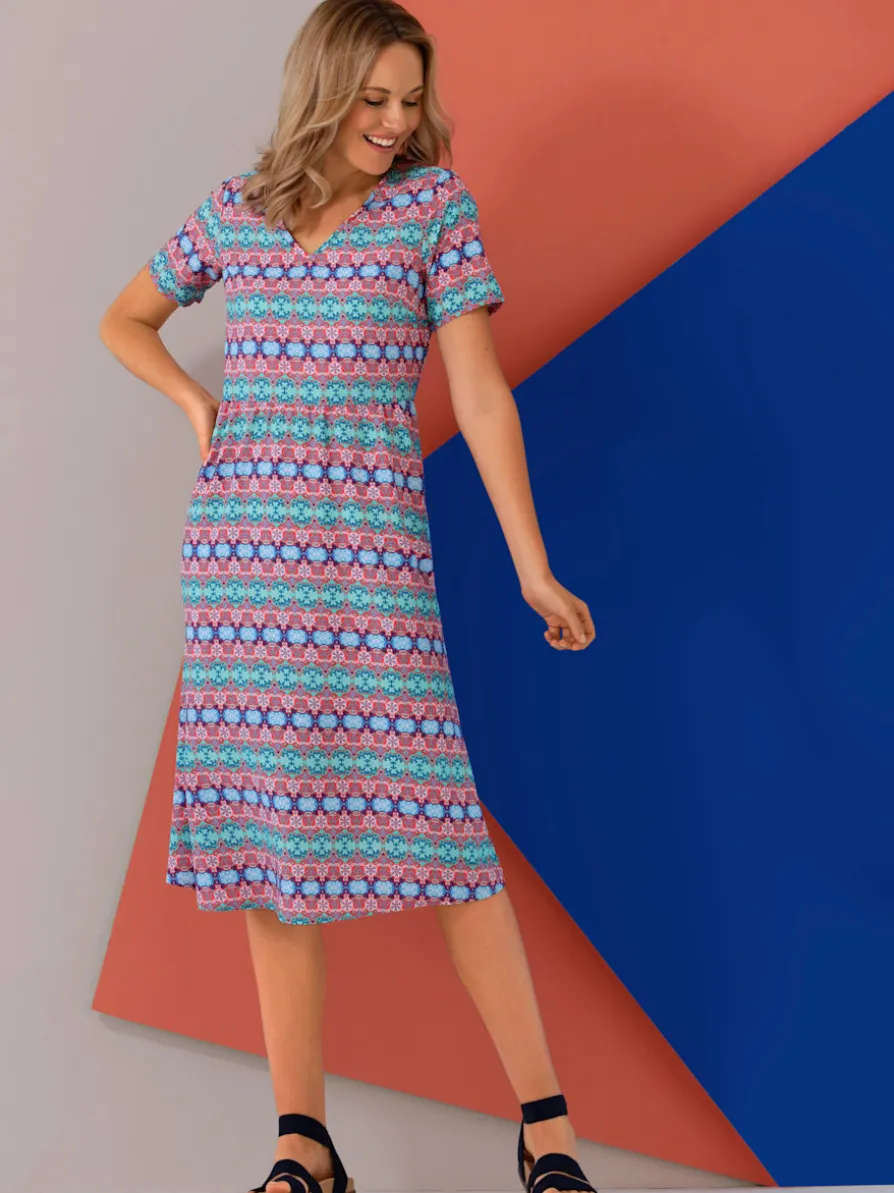 Robe évasée coupe légèrement évasée à partir de la couture de séparation