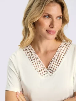 T-shirt en dentelle jolie dentelle sur l'encolure